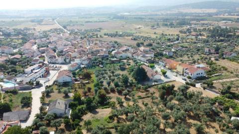 Terreno c/ Viabilidade de Construção – Telhado - Fundão