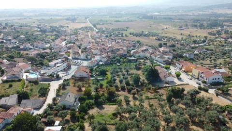 Terreno c/ Viabilidade de Construção – Telhado - Fundão