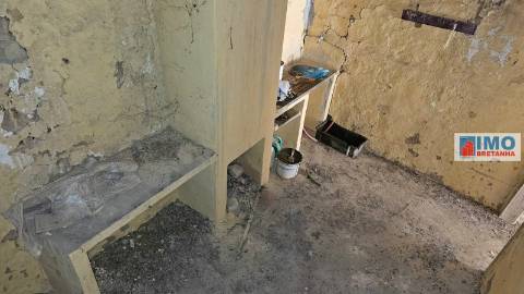 Moradia p/ renovar - Malpica do Tejo