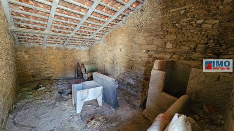 Moradia p/ renovar - Malpica do Tejo