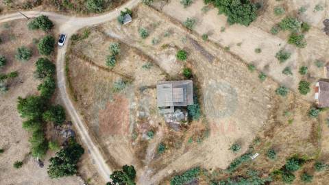 Terreno c/ Moradia p/ Terminar - Pero Viseu