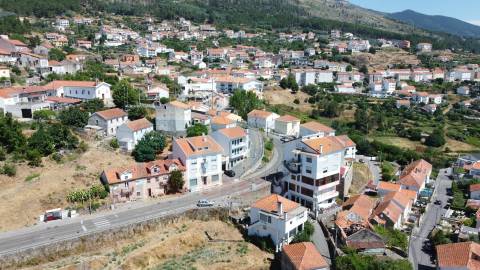 Edifício c/ Cinco Frações - Independentes - Zona Periférica da Covilhã