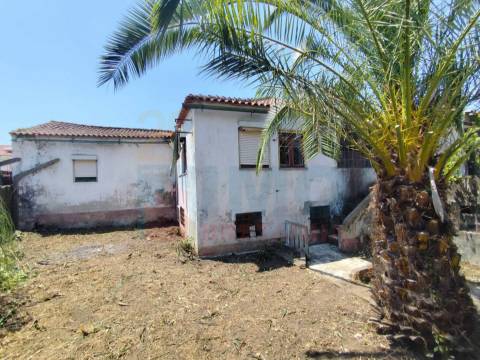 Moradia p/ Recuperar - Centro Histórico da Lousã