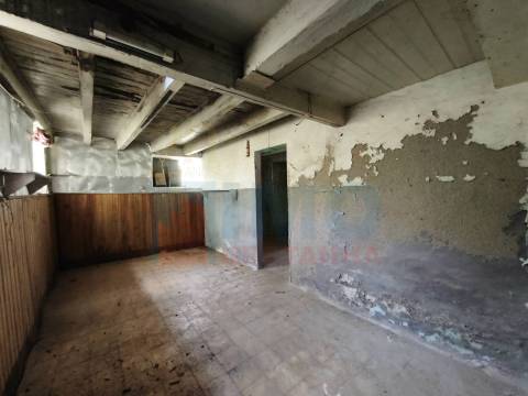 Moradia p/ Recuperar - Centro Histórico da Lousã