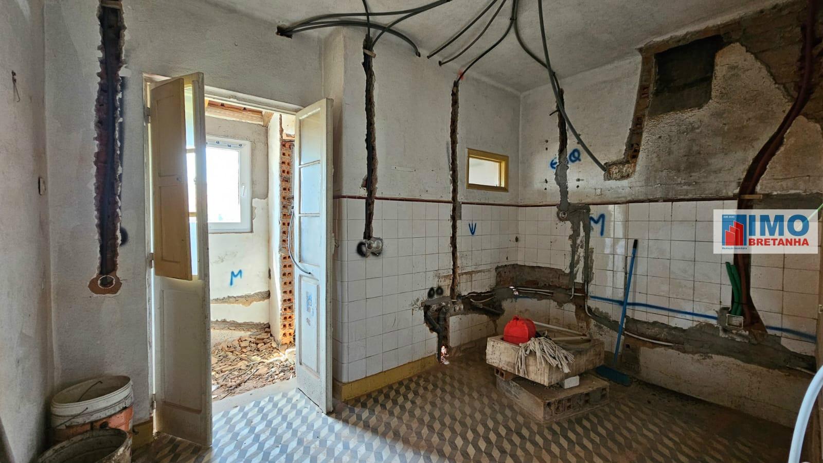 3 Apartamentos T2 e 2 garagens zona histórica de Castelo Branco