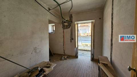 3 Apartamentos T2 e 2 garagens zona histórica de Castelo Branco