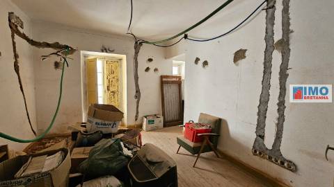 3 Apartamentos T2 e 2 garagens zona histórica de Castelo Branco