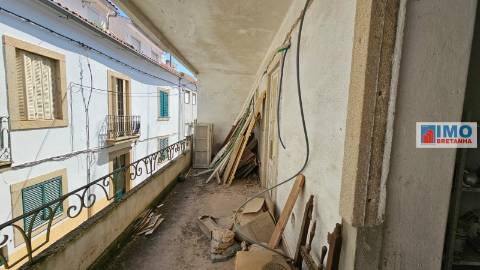 3 Apartamentos T2 e 2 garagens zona histórica de Castelo Branco