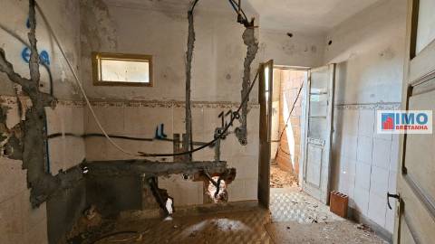 3 Apartamentos T2 e 2 garagens zona histórica de Castelo Branco