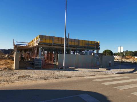 Moradia V4 Isolada - Térrea - Palmela - Pinhal Novo