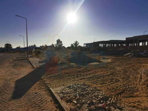 Moradia V4 Isolada - Térrea - Palmela - Pinhal Novo