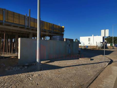 Moradia V4 Isolada - Térrea - Palmela - Pinhal Novo