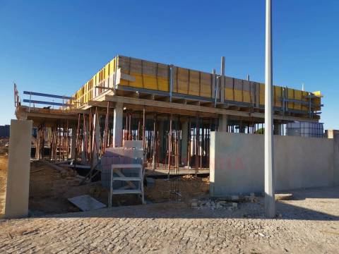 Moradia V4 Isolada - Térrea - Palmela - Pinhal Novo