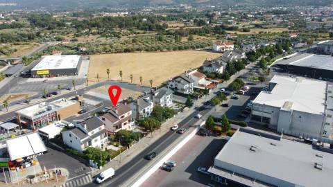 Moradia V6 Isolada - c/ Garagem - Fundão