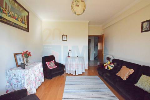 Moradia V6 Isolada - c/ Garagem - Fundão