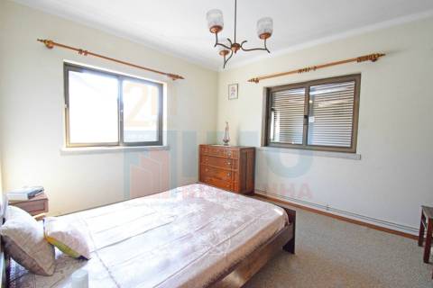 Moradia V6 Isolada - c/ Garagem - Fundão