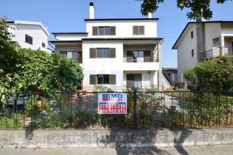 Moradia V6 Isolada - c/ Garagem - Fundão