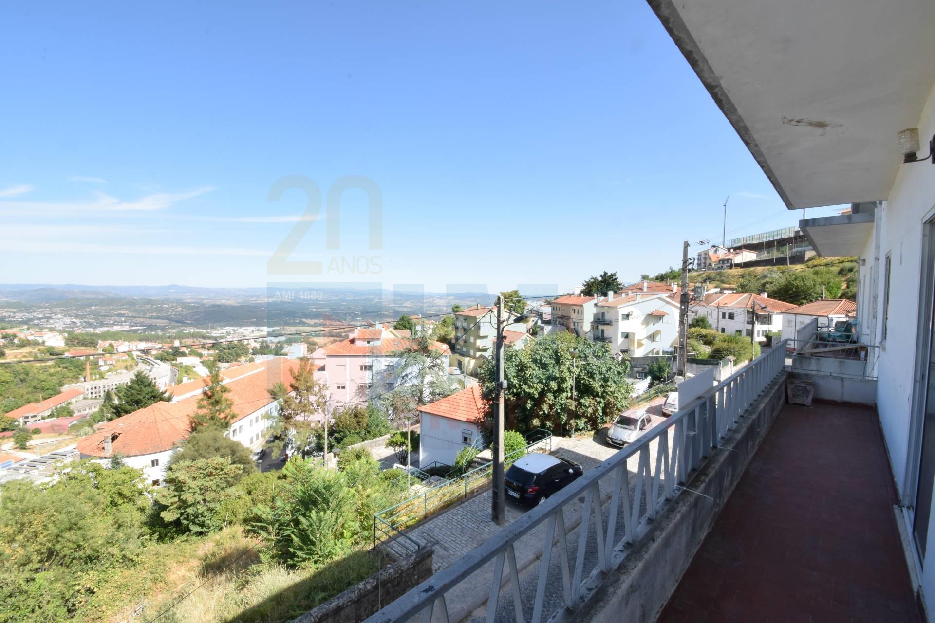 T4 c/ Garagem - Zona Alta da Covilhã