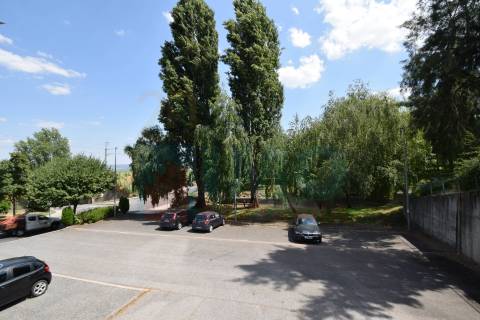 Espaço Comercial de 3 Pisos com Potencial para Habitação - Jardim do Lago