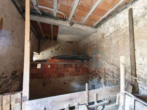 Moradia V5 p/ Renovar - Vale de Neira  - 5 Min. Lousã