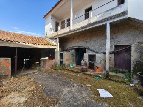 Moradia V5 p/ Renovar - Vale de Neira  - 5 Min. Lousã