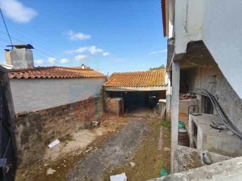 Moradia V5 p/ Renovar - Vale de Neira  - 5 Min. Lousã