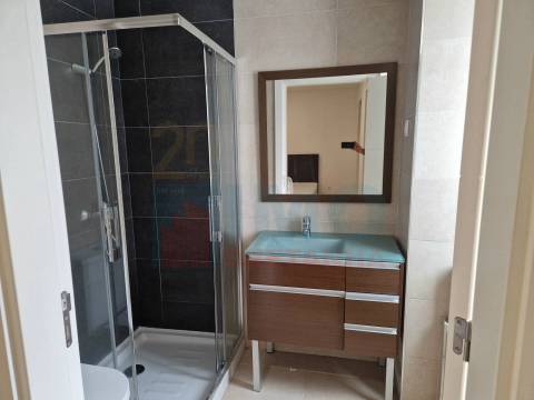 T4 duplex em Cond. Privado - Entrada da Covilhã