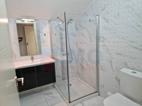 T4 duplex em Cond. Privado - Entrada da Covilhã