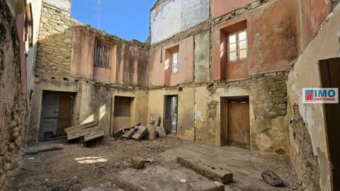 Moradia p/ Renovar em Alcains