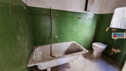 Moradia p/ Renovar em Alcains