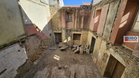 Moradia p/ Renovar em Alcains