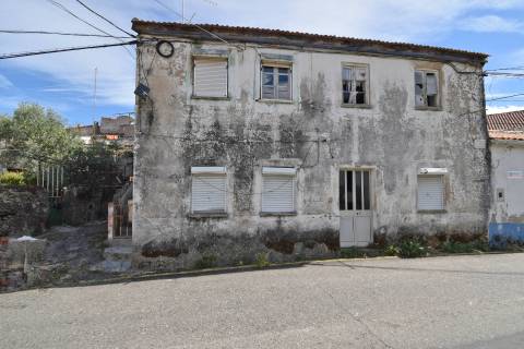 Edifícios p/ Recuperar - Zona Periférica da Covilhã