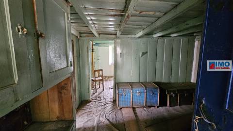 Moradia V2 com bastante terreno para renovar em Vilar Barroco, Malhadancha