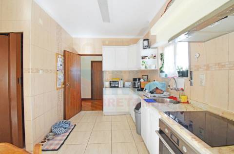 T4 c/ Garagem - Zona Alta da Covilhã