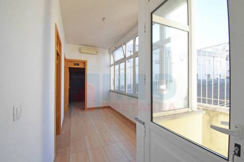 T4 c/ Garagem - Centro do Fundão