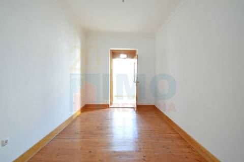 T4 c/ Garagem - Centro do Fundão