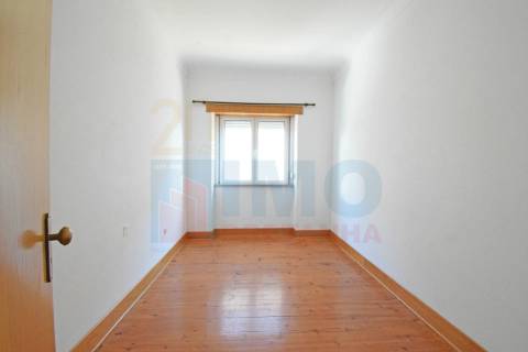 T4 c/ Garagem - Centro do Fundão