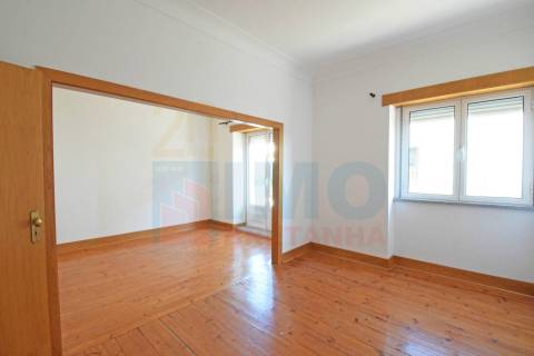 T4 c/ Garagem - Centro do Fundão