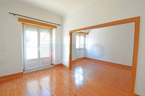 T4 c/ Garagem - Centro do Fundão