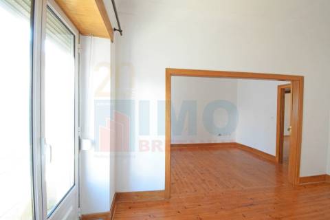 T4 c/ Garagem - Centro do Fundão