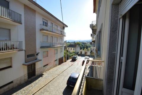 T4 c/ Garagem - Centro do Fundão