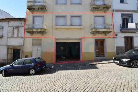 T4 c/ Garagem - Centro do Fundão