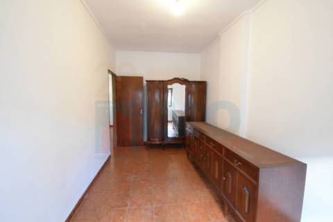 T2 c/ Quintalinho - Zona do Rodrigo