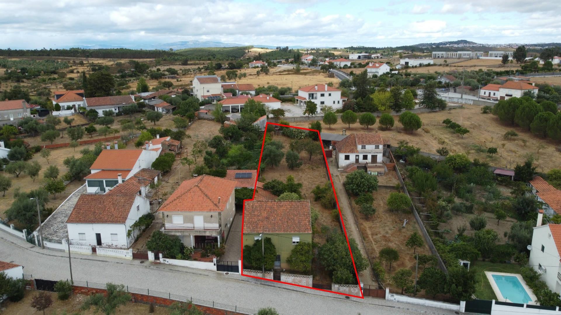 Moradia V6 c/ Quintal - Maxiais - 10 min de Castelo Branco