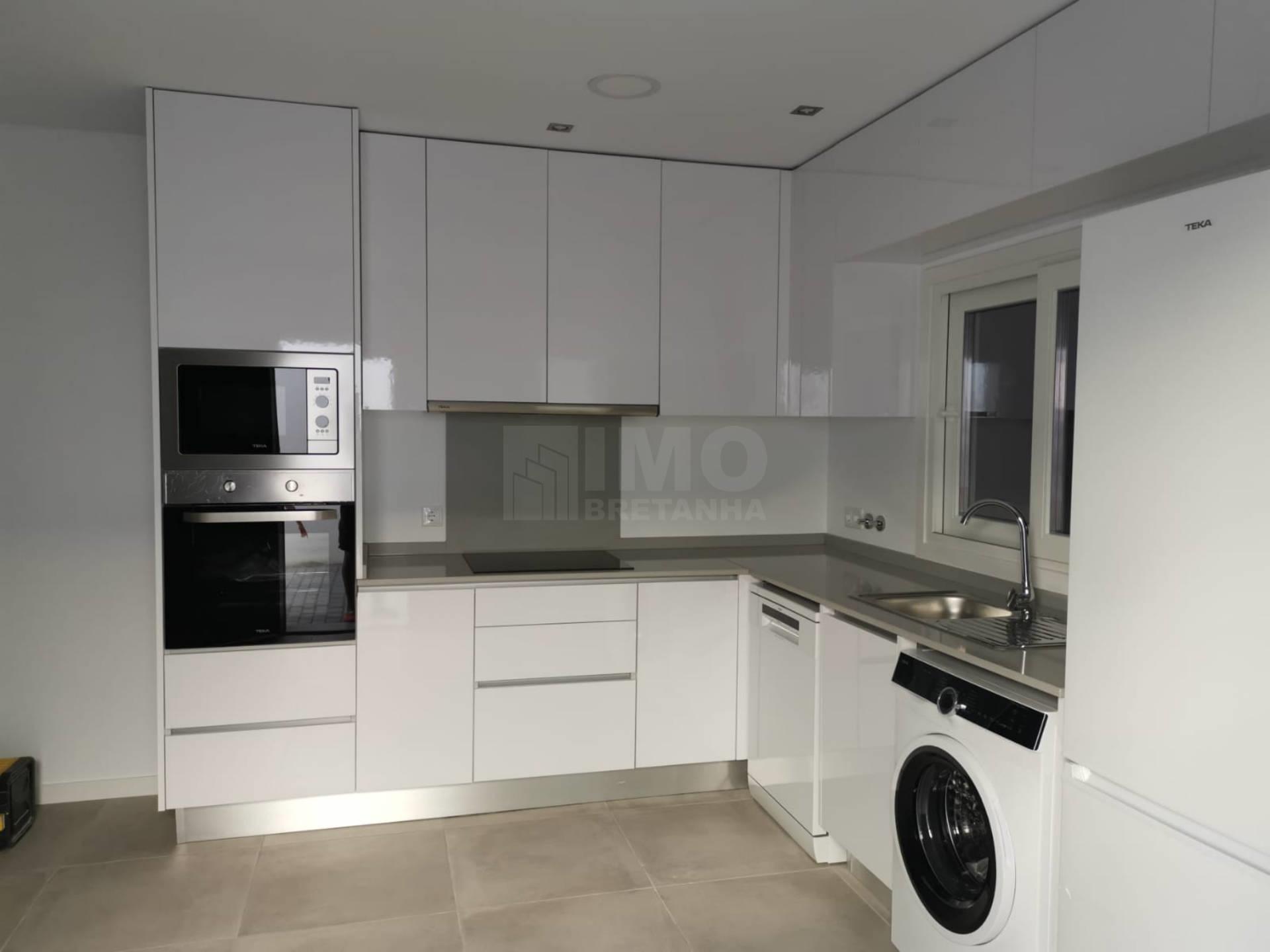 Moradia T2+1 NOVA - Redondos - Fernão Ferro