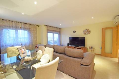 T3 (T4 de origem) - c/ Garagem p/ 3 carros – Serra Shopping