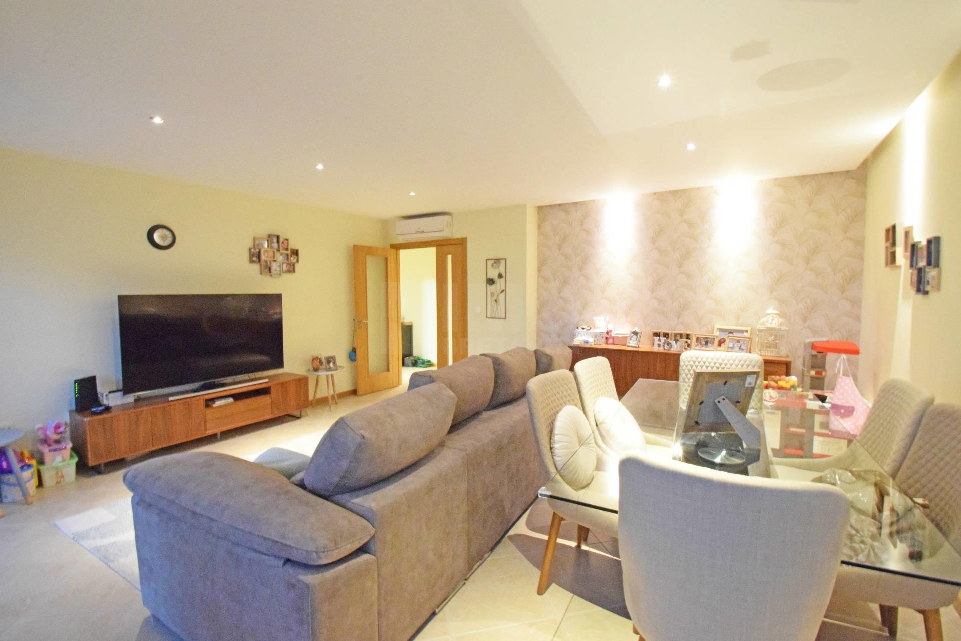 T3 (T4 de origem) - c/ Garagem p/ 3 carros – Serra Shopping