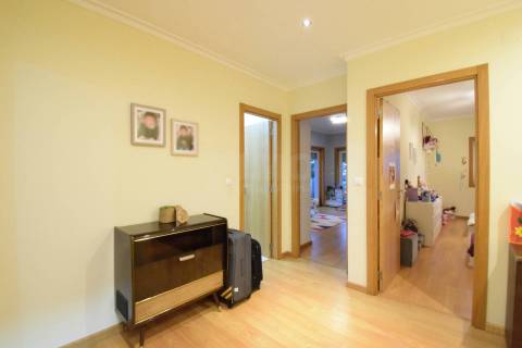 T3 (T4 de origem) - c/ Garagem p/ 3 carros – Serra Shopping