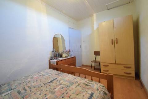 Moradia V2 c/ Terraço - Marmeleiro - Guarda