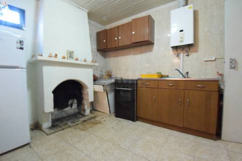 Moradia V2 c/ Terraço - Marmeleiro - Guarda